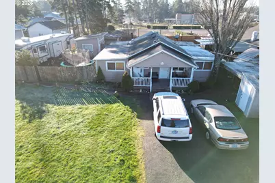 1890 37th St, Florence, OR 97439 - Photo 3