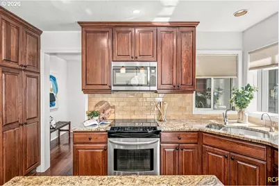 10240 SW Wasco Way, Tualatin, OR 97062 - Photo 11