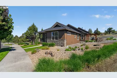 1202 SE Yarrow Ave, Madras, OR 97741 - Photo 3