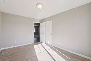 1649 SW Miranda Pl, Troutdale, OR 97060 - Photo 29