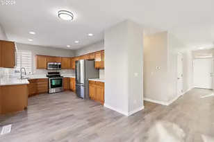 1649 SW Miranda Pl, Troutdale, OR 97060 - Photo 9