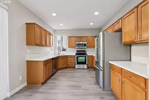 1649 SW Miranda Pl, Troutdale, OR 97060 - Photo 11