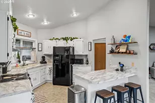 4935 S Centurian Ct, Salem, OR 97302 - Photo 15