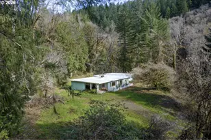 90136 Green Creek Rd, Deadwood, OR 97430 - Photo 7