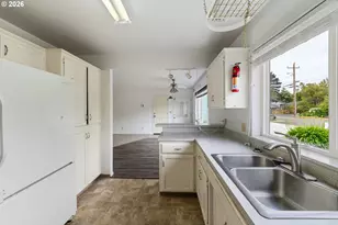543 Chicago Ave SE, Bandon, OR 97411 - Photo 11