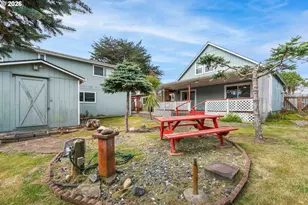 543 Chicago Ave SE, Bandon, OR 97411 - Photo 25