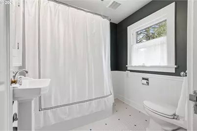 2241 NE 33rd Ave, Portland, OR 97212 - Photo 25