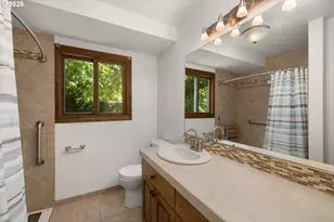 1066 NE 6th Dr, Hillsboro, OR 97124 - Photo 21