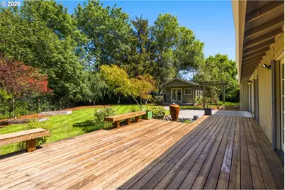 1066 NE 6th Dr, Hillsboro, OR 97124 - Photo 31