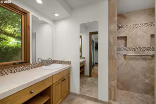 1066 NE 6th Dr, Hillsboro, OR 97124 - Photo 19