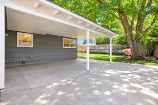 11942 NE Siskiyou St, Portland, OR 97220 - Photo 21