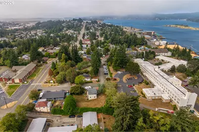 1005 Yew Ave, Coos Bay, OR 97420 - Photo 13