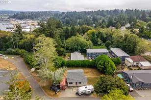 1005 Yew Ave, Coos Bay, OR 97420 - Photo 11