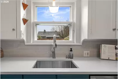 7026 N Campbell Ave, Portland, OR 97217 - Photo 9