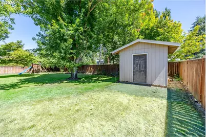 2219 19th St, Springfield, OR 97477 - Photo 37