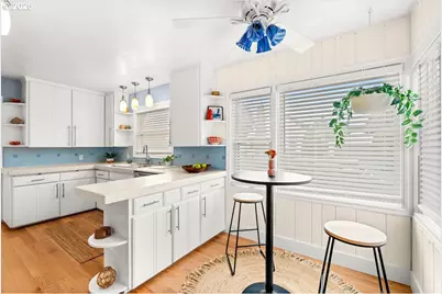 1805 NE Saratoga St, Portland, OR 97211 - Photo 9