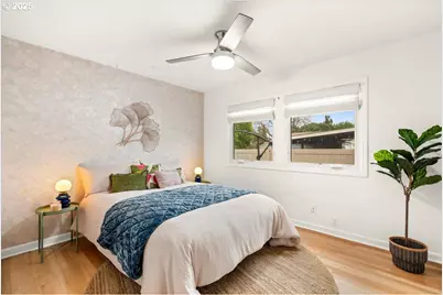 1805 NE Saratoga St, Portland, OR 97211 - Photo 13