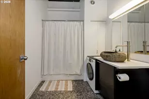 1314 NW Irving St, Portland, OR 97209 - Photo 27
