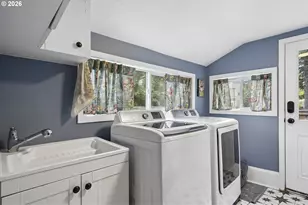 10214 SE Yukon St, Portland, OR 97266 - Photo 21