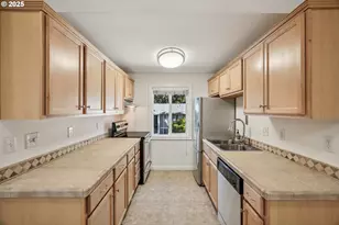 2680 SW 87th Ave, Portland, OR 97225 - Photo 13