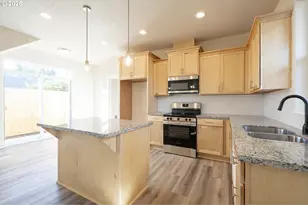 117 E Jersey St, Gladstone, OR 97027 - Photo 5