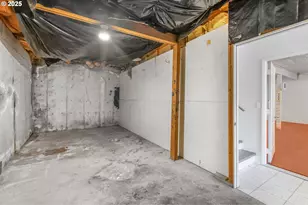 2689 Cupola Dr, Eugene, OR 97403 - Photo 33