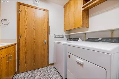 387 NE 15th Ct, Hillsboro, OR 97124 - Photo 27