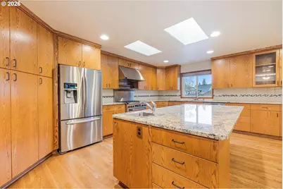 387 NE 15th Ct, Hillsboro, OR 97124 - Photo 5