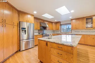 387 NE 15th Ct, Hillsboro, OR 97124 - Photo 5