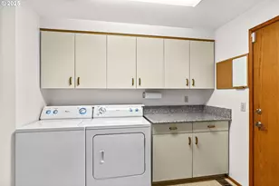 1491 Victorian Way, Eugene, OR 97401 - Photo 27