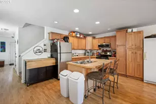 12631 SE Division St, Portland, OR 97236 - Photo 23