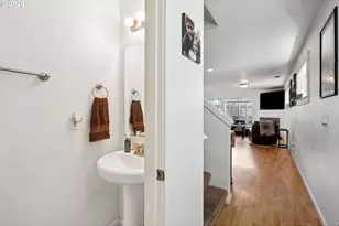 12631 SE Division St, Portland, OR 97236 - Photo 5