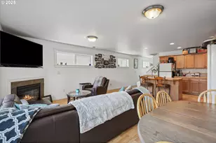 12631 SE Division St, Portland, OR 97236 - Photo 3