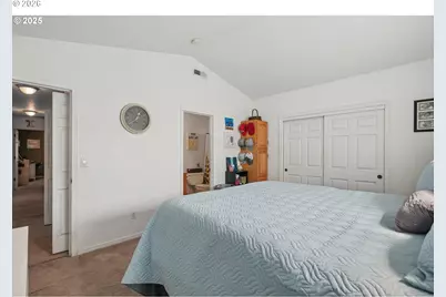 12631 SE Division St #B, Portland, OR 97236 - Photo 7