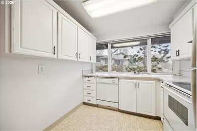 15116 SW Trillium Ln, Beaverton, OR 97007 - Photo 11