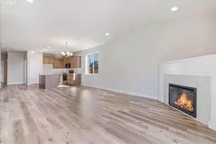 725 E 3rd St, Yamhill, OR 97148 - Photo 21