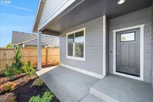 725 E 3rd St, Yamhill, OR 97148 - Photo 5