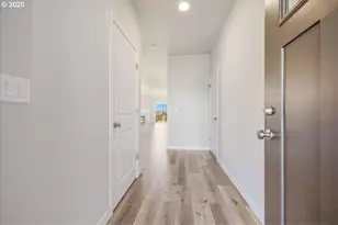 725 E 3rd St, Yamhill, OR 97148 - Photo 7