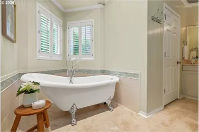 10831 SW Creightonwood Pl, Portland, OR 97219 - Photo 23