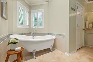 10831 SW Creightonwood Pl, Portland, OR 97219 - Photo 23