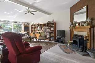 1525 Braunda Dr, Roseburg, OR 97471 - Photo 11