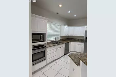 18080 SW Jeremy St, Beaverton, OR 97007 - Photo 9