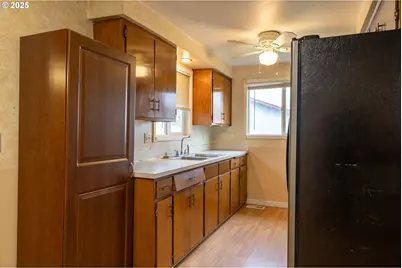 301 NW Midway St, Winston, OR 97496 - Photo 11