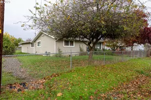 301 NW Midway St, Winston, OR 97496 - Photo 31