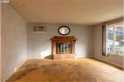 301 NW Midway St, Winston, OR 97496 - Photo 7