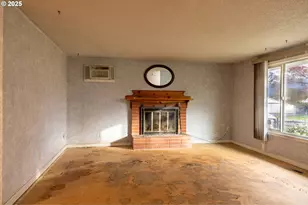 301 NW Midway St, Winston, OR 97496 - Photo 7