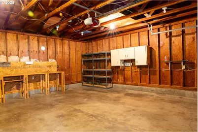 301 NW Midway St, Winston, OR 97496 - Photo 27