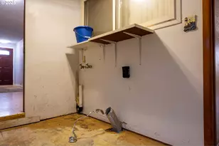 301 NW Midway St, Winston, OR 97496 - Photo 25