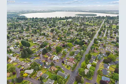 9703 NW 12th Ave, Vancouver, WA 98665 - Photo 3