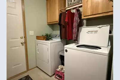 120 SE Oak Leaf Ln, Winston, OR 97496 - Photo 25